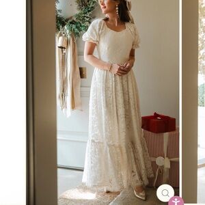 Ivy City Co Secret Garden Dress in White Lace